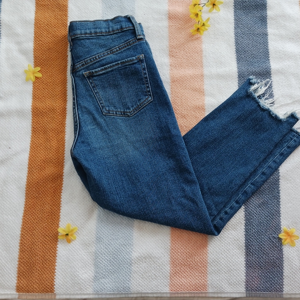 OLD NAVY Girls High-waisted O.G straight Ripped Frayed-Hem.. Size 10